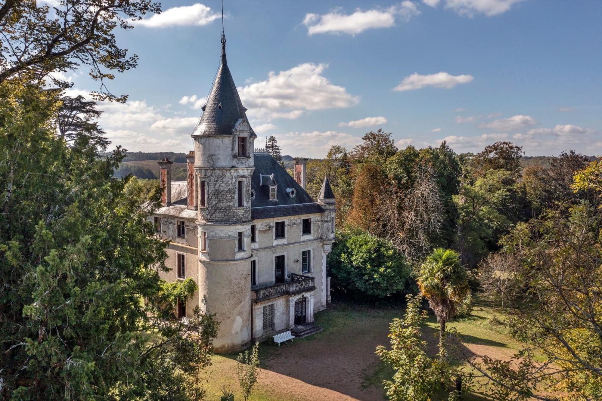 Chateau De Puymoger Bed & Breakfast Javerlhac-et-la-Chapelle-Saint-Robert ภายนอก รูปภาพ